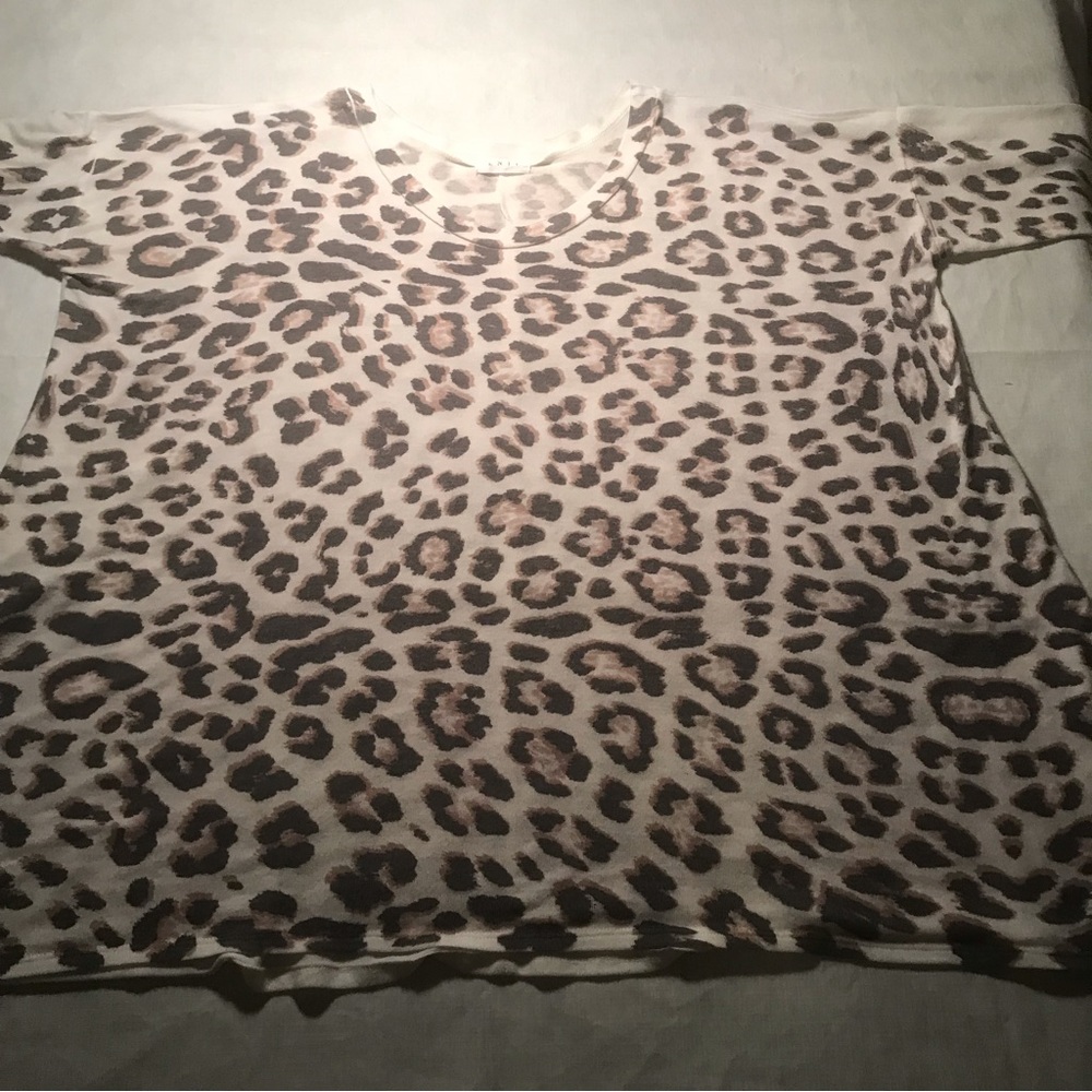 ENTI Size Large Leopard Print Drop Shoulder Top  Scoop Neck 3/4 Sleeves A Line